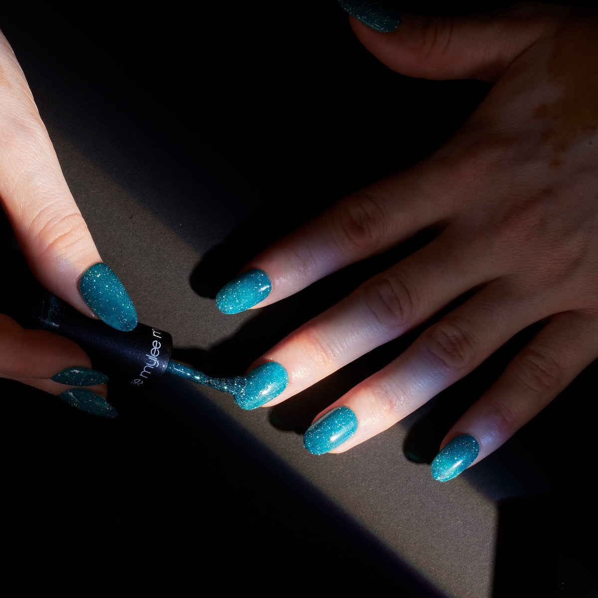 Vernis semi-permanent Mylee - effet spotlight / Mamma Mia